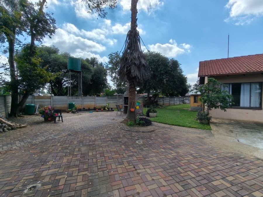 3 Bedroom Property for Sale in Rustenburg Central North West